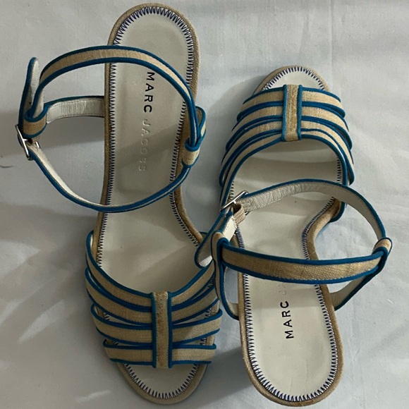 MAC Jacobs Canvas Blue and Cream Pattern Strappy Heel Sandals Size 8.5 - Picture 2 of 8